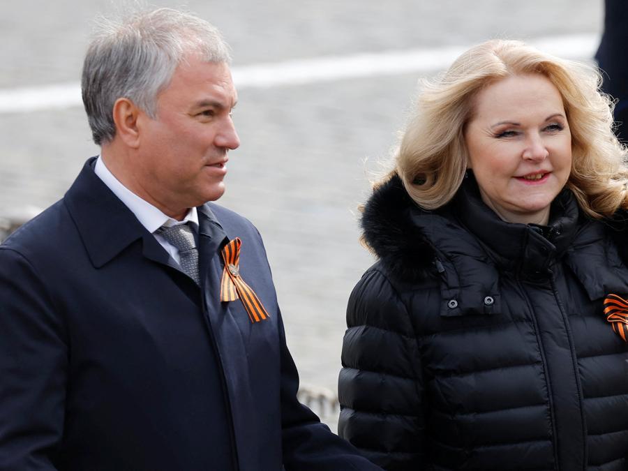 Il vice primo ministro russo Tatiana Golikova e il presidente della Duma di Stato Vyacheslav Volodin. REUTERS/Maxim Shemetov