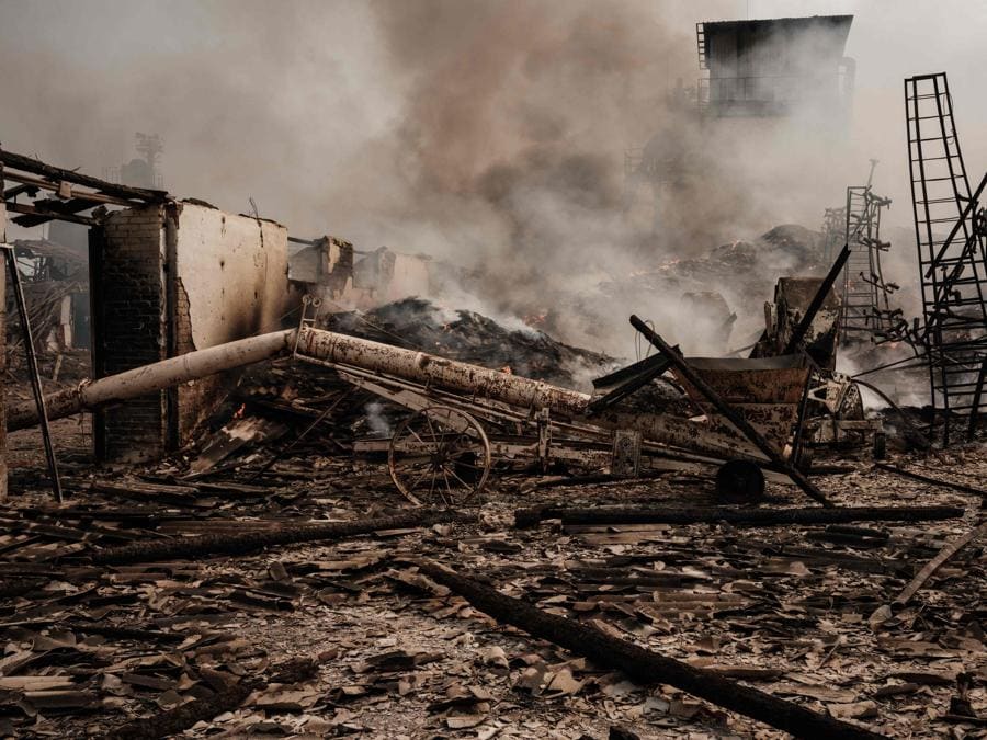 Una stazione ferroviaria distrutta a Seversk, nell’Ucraina orientaleaine. (Photo by Yasuyoshi CHIBA / AFP)