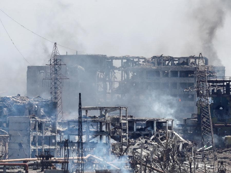 Le strutture distrutte dell’acciaieria Azovstal a Mariupol . REUTERS/Alexander Ermochenko