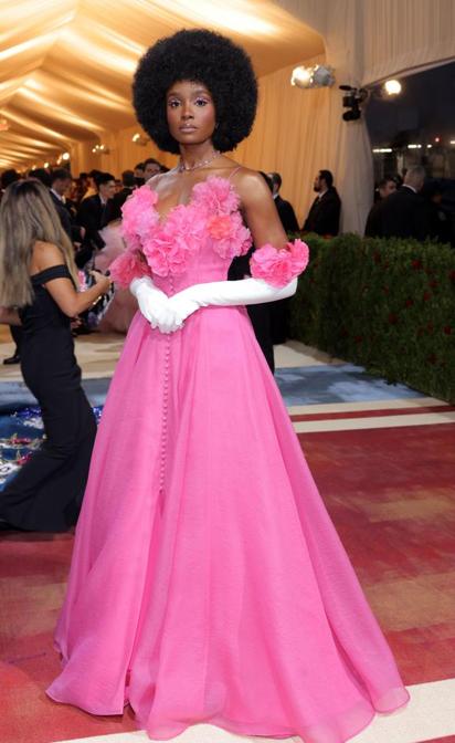 Kiki Layne indossa Prabal Gurung