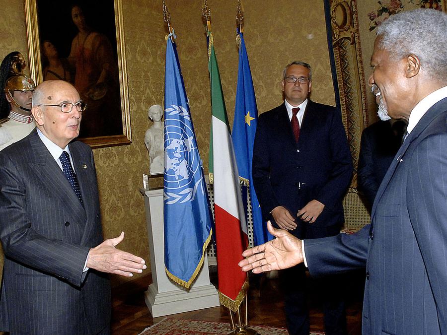 Con Kofi Annan,Segretario Generale delle Nazioni Unite, il 12 luglio 2006 (Enrico Oliverio-Uficio Stampa della Presidenza della Repubblica/ANSA/DEF) 