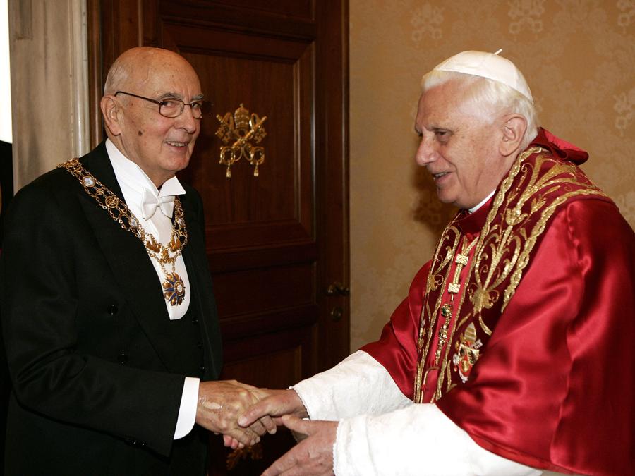 Con  Papa Benedetto XVI, nel 2006 (Gregorio Borgia /AP POOL/ANSA/PAT)