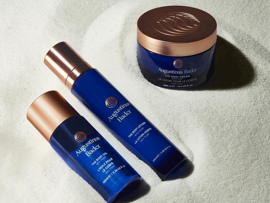 Augustinus Bader The Body Cream, The Body Lotion e The Body Oil Tre prodotti spensati per nutrire, rassodare, tonificare e rinnovare la pelle grazie a formule innovative, clean ed efficaci a base di ingredienti naturali e TFC8, il complesso brevettato dal dottor Bader, che include amminoacidi naturali, vitamine e molecole di sintesi in grado di stimolare i naturali processi cutanei di riparazione e rigenerazione. La pelle appare dopo due mesi più tonica, rimpolpata e idratata.