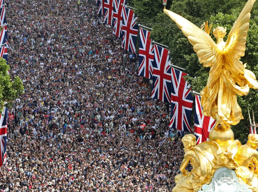 Regno Unito in festa per il giubileo di platino di Elisabetta II Il