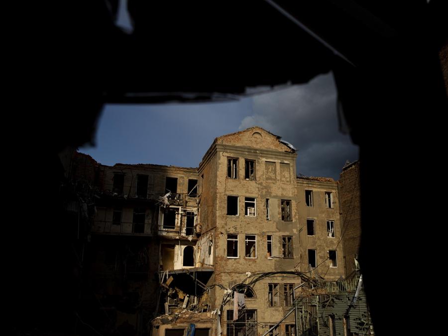 Bombardamenti a  Kharkiv (EPA/Orlando Barria)