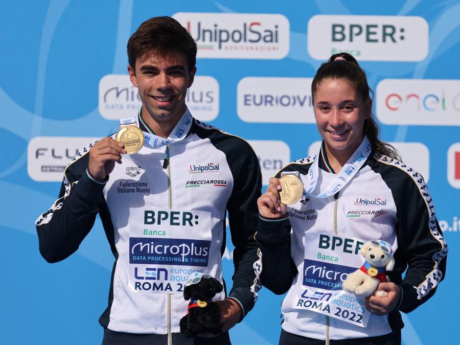 16 agosto - Tuffi  -  Sarah Jodoin Di Maria ed Eduard Timbretti Gugiu - bronzo - tuffo misto syncro dalla piattaforma. (REUTERS/Antonio Bronic)