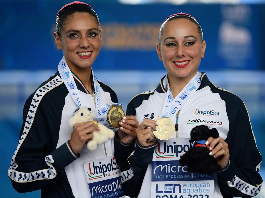 15 agosto - Nuoto sincronizzato - Linda Cerruti e Costanza Ferro - bronzo - duo  tecnico femminile. (Photo by Filippo MONTEFORTE / AFP)