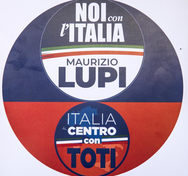 Il simbolo di Giovanni Toti e Maurizio Lupi (ANSA/ANGELO CARCONI)