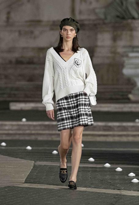 Laura Biagiotti la PE 2023 sfila al Campidoglio Il Sole 24 ORE