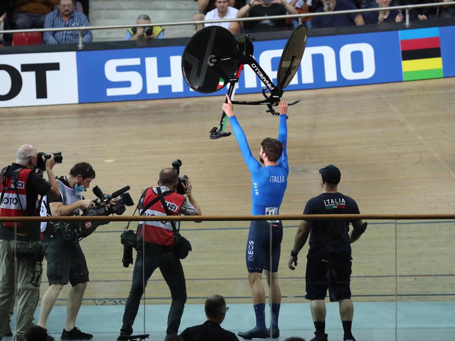 Filippo Ganna (EPA/CHRISTOPHE PETIT TESSON)