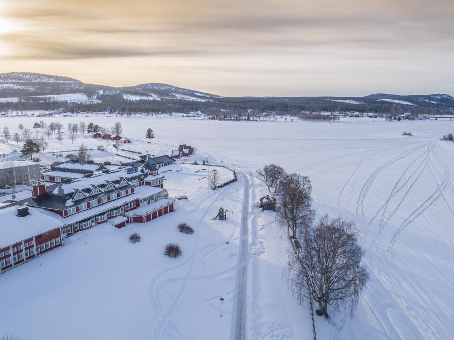 Grand  Arctic  Resort a  Overkalix, vista  aerea (foto Michael Tornkvist-Northworks)