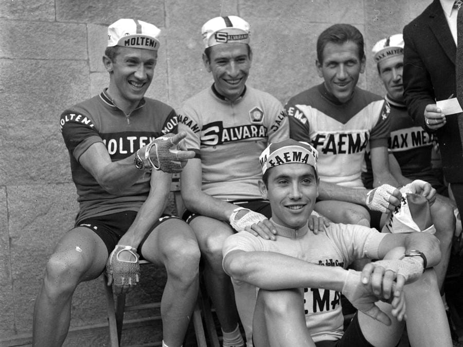 Giro d'Italia 1968, nella foto Gianni Motta, Felice Gimondi, Vittorio Adorni e, seduto in basso, Eddy Merckx(credit: IPP)