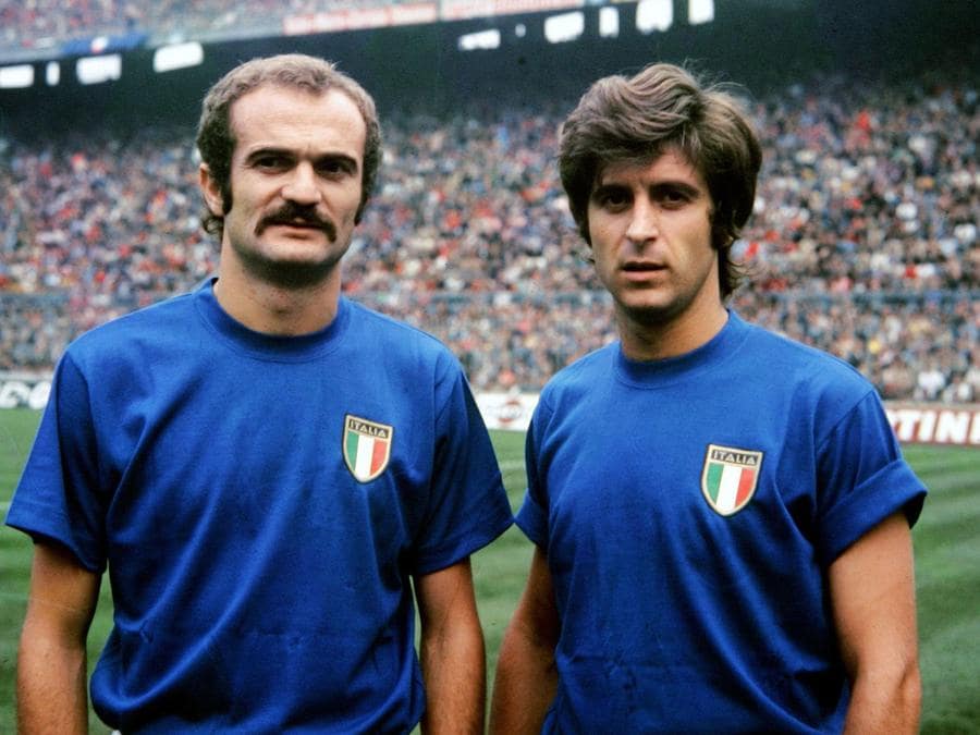 Sandro Mazzola and Gianni Rivera of Italy poses for photo 1972. (Photo by Alessandro Sabattini/Getty Images)