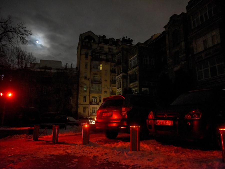 Blackout a Kyiv (EPA/Oleg Petrasyuk)