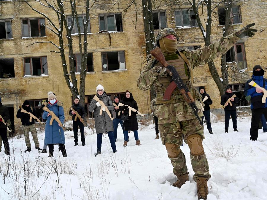 (Photo by Sergei SUPINSKY / AFP) 