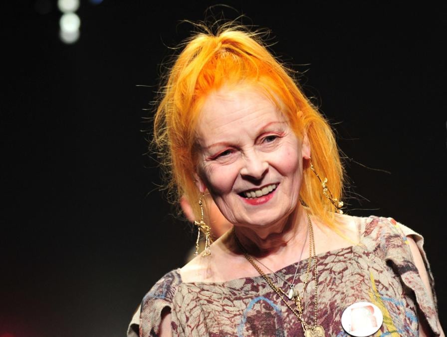 19 giugno 2011, la stilista britannica Vivienne Westwood al termine della collezione Vivienne Westwood Primavera-Estate 2012 Menswear durante la settimana della moda uomo a Milano. (Photo by Giuseppe CACACE / AFP)