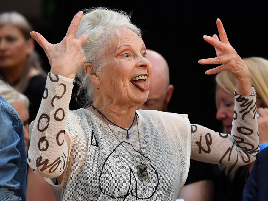 12 giugno 2017, la stilista britannica Vivienne Westwood alla London Fashion Week Men’s June 2017 a Londra. (Photo by Ben STANSALL / AFP)