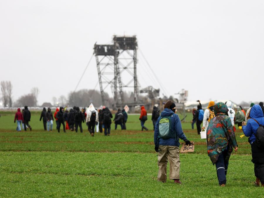 (REUTERS/Christian Mang)