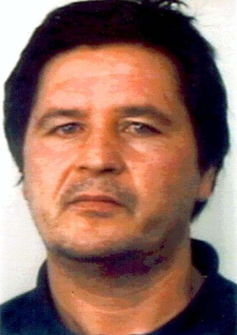Giuseppe Barbaro, arrestato il 10 dicembre 2001 a Platì (RC) dopo 14 anni di latitanza, importante esponente della ‘ndrangheta e autore di numerosi sequestri di persona negli anni 70/80