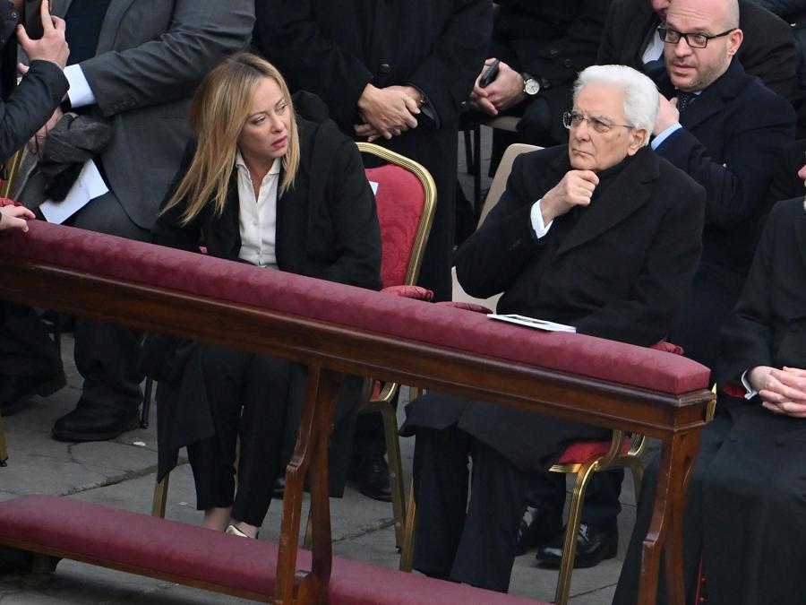 Il presidente italiano  Sergio Mattarella e la premier Giorgia Meloni. (Ansa/Ettore Ferrari)