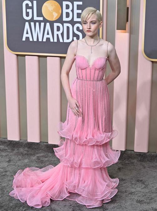 Julia Garner in Gucci 