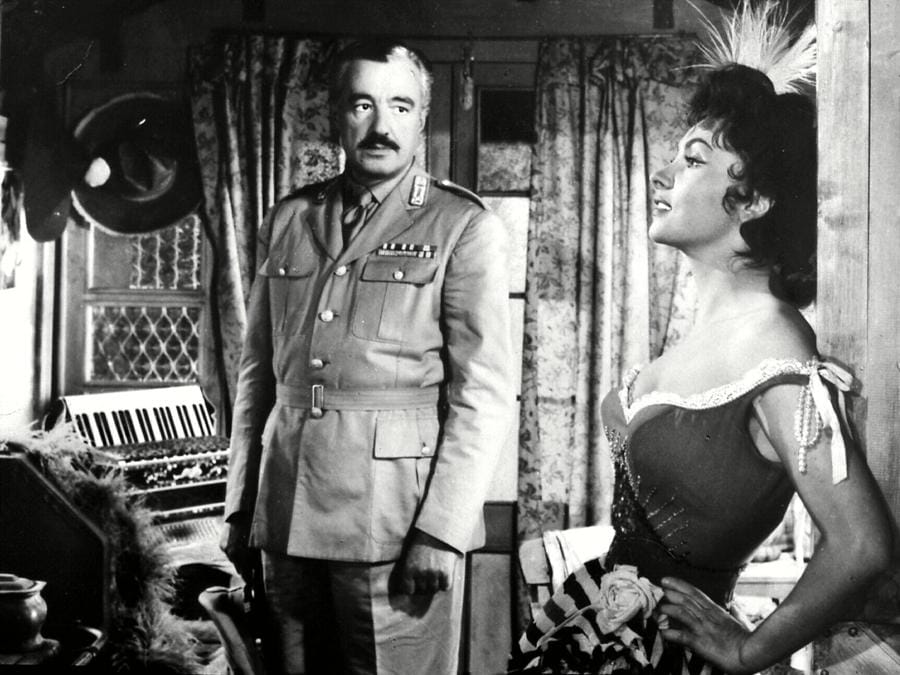 Scena del film Pane, amore e gelosia (1954) nella foto Gina Lollobrigida e Vittorio De Sica . Foto IPP
