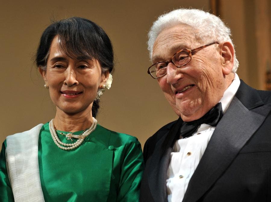 Incontro a New York tra  Aung San Suu Kyi  ed Henry Kissinger AFP PHOTO