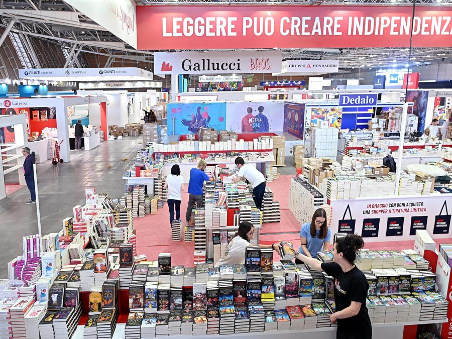 Preparativi in occasione della XXXV edizione del Salone Internazionale del Libro Torino presso Lingotto, ANSA/Alessandro Di Marco