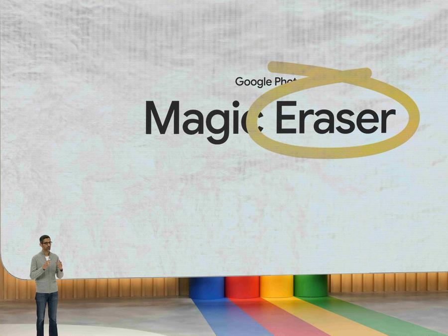 Sundar Pichai presenta Magic Eraser. (AP)