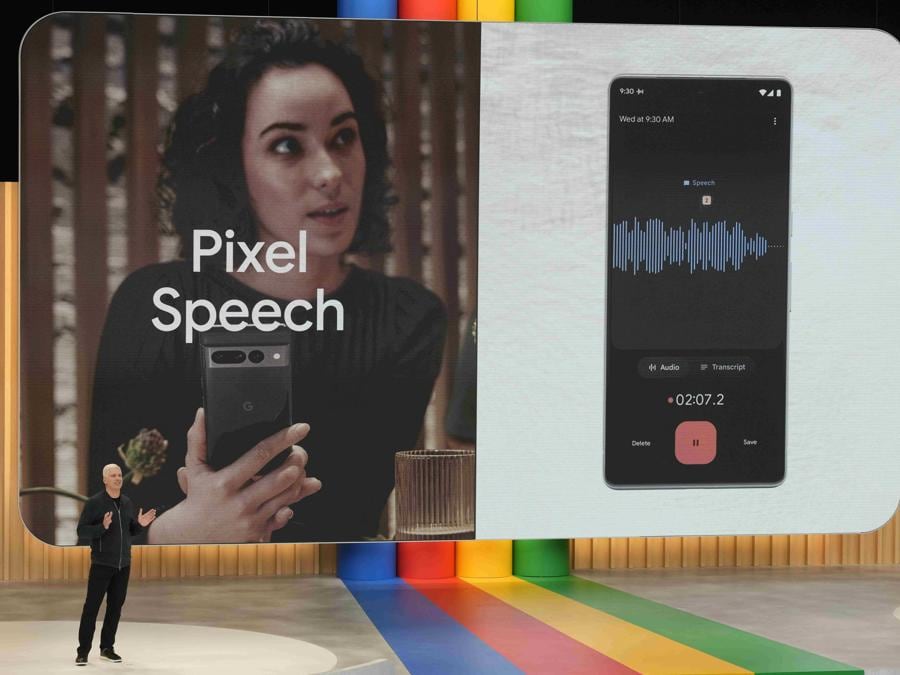 Rick Osterloh introduce Pixel Speech. (AP)