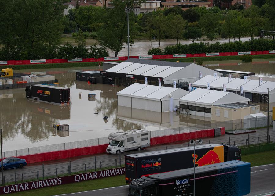 (Foto IPP/Damiano Fiorentini) Imola.  Maltempo alluvione in Emilia Romagna il circuito di Formula 1 Autodromo Enzo e Dino Ferrari nella foto: il Paddock allagato dall'esondazione del fiume Santerno - il GP e' stato annullato