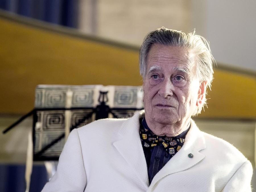 2016 - Paolo Portoghesi, architetto, storico dell'architettura e critico d'arte, durante la cerimonia per i sessanta anni di attività della Corte Costituzionale presso il palazzo della Consulta in piazza del Quirinale, Roma. (Ansa/Angelo Carconi)