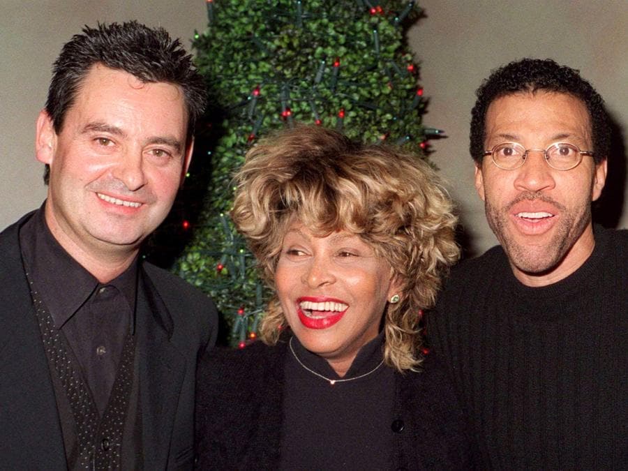  Tina Turner festeggia il suo compleanno con il suo amico Erwin Bach e il cantante e cantautore americano Lionel Richie (Reuters)