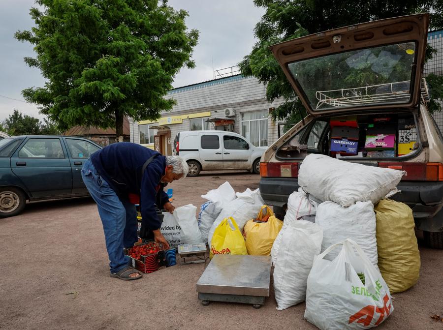 (Reuters/Alina Smutko)