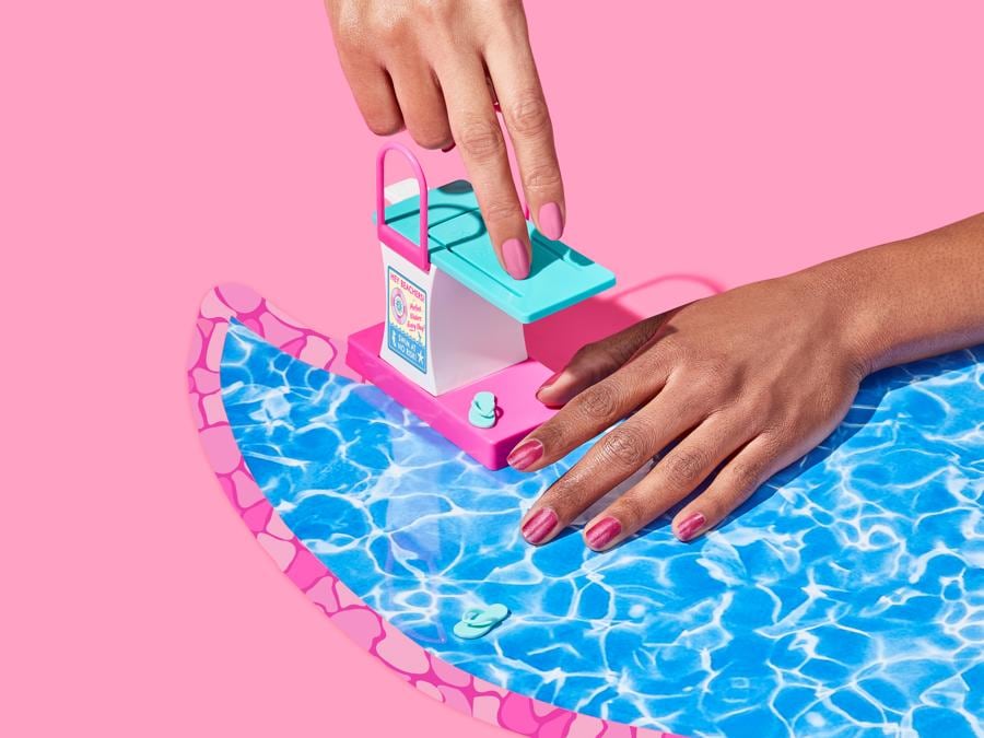 OPI Barbie the Movie Collection, diverse sfumature rosa il colore preferito dalla celebre bambola della Mattel.