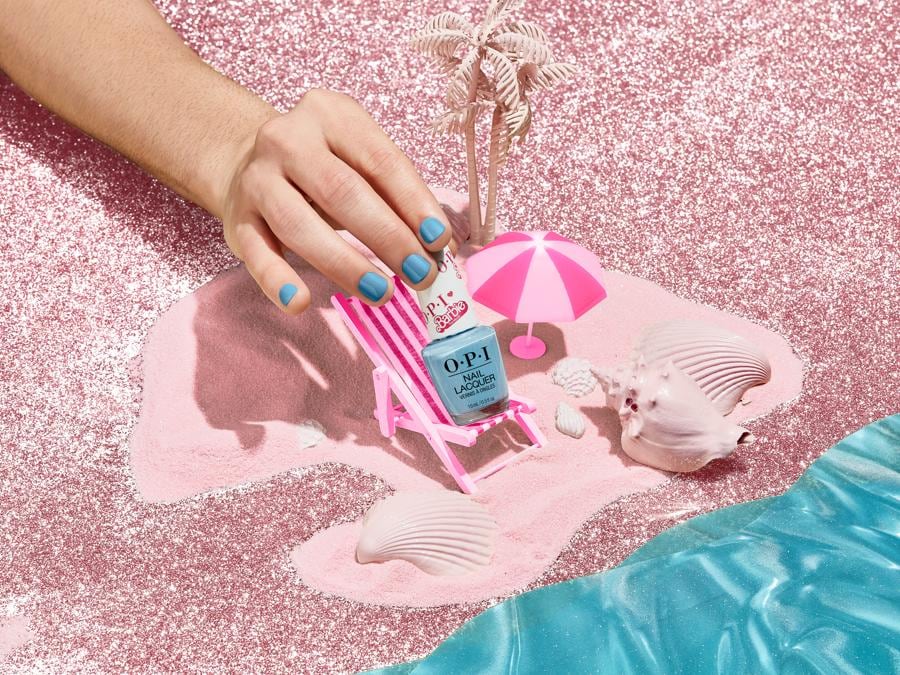 OPI Barbie the Movie Collection, le nuance sono ispirate al mondo dorato della bambola.