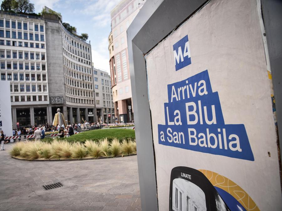 Inaugurazione nuova linea metro M5 in piazza San Babila (ANSA/MATTEO CORNER)