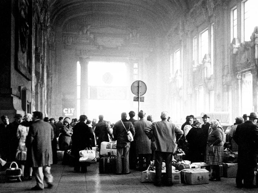 La Stazione Centrale di Milano negli anni 70  (Universal Archive/Universal Images Group via Getty Images)
