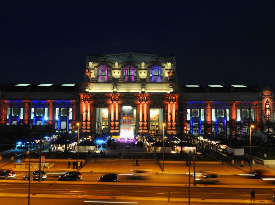 La Stazione Centrale di Milano, 2009 (Jean Marc Charles/Gamma-Rapho via Getty Images)