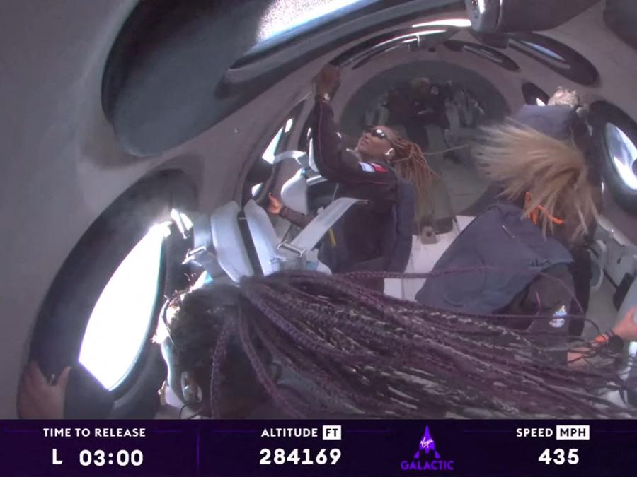 Virgin Galactic Ride Virgin Galactic porta i primi turisti nello spazio - Il Sole 24 ORE