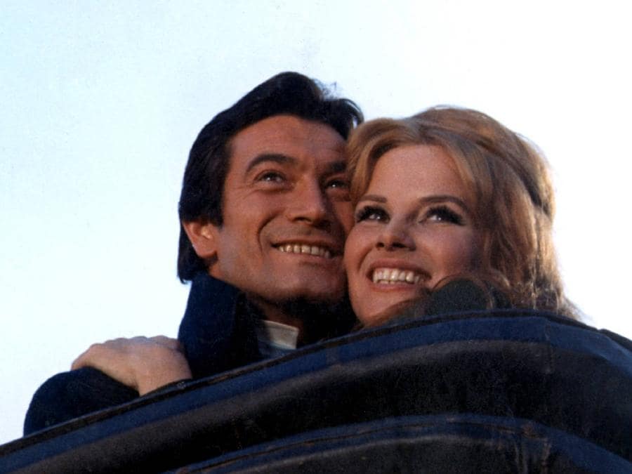 Immagini di scena del film Surcouf, l'eroe dei sette mari - 1966 nella foto Gerard Barray, Antonella Lualdi. (foto IPP/imagostock)