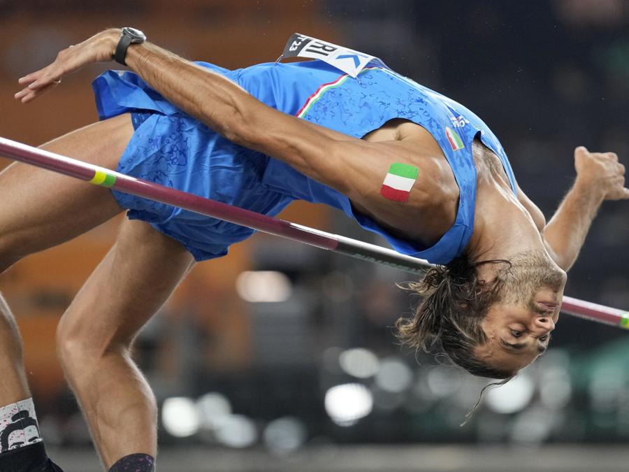 Gianmarco Tamberi, in una fase del salto. (AP Photo/Ashley Landis)