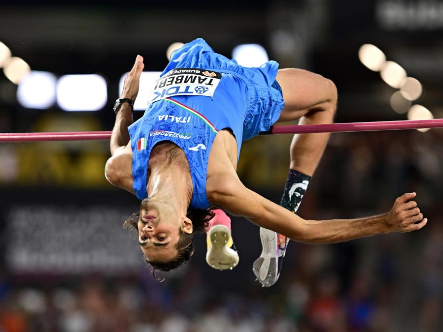 Gianmarco Tamberi durante la competizione. (Epa/Christian Bruna)