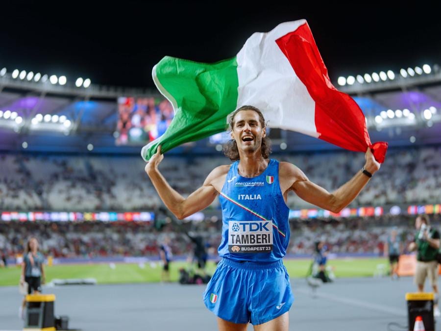 Campionati Mondiali di Atletica Leggera Salto in alto maschile - finale - nella foto Gianmarco Tamberi esulta dopo aver conquistato il titolo di campione del mondo (Italy Photo Press) 