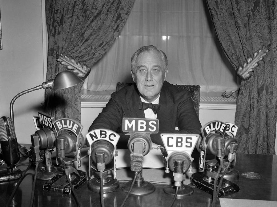 Con il volto soddisfatto, il presidente Franklin D. Roosevelt disse alle Nazioni Unite a Washington l’8 settembre 1943, che l’armistizio con l’Italia era stata «una grande vittoria».  (AP Photo/George R. Skadding)