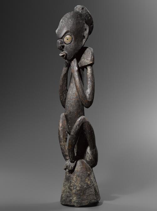 Galleria Schoffel. Statua. Anduar-Biwat (Papua Nuova Guinea). (XIX secolo). Quest’opera è stata messa in vendita a 950.000 euro