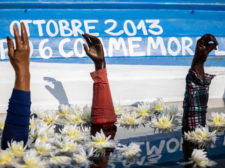 Foto Rossella Papetti/LaPresse.  Milano, Italia ll Municipio 6 ricorda le vittime del naufragio di Lampedusa del 3 ottobre 2013. 