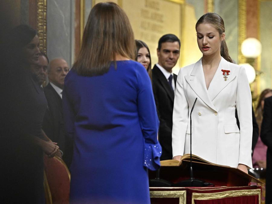 La principessa ereditaria spagnola delle Asturie Leonor  giura fedeltà alla Costituzione. (Photo by Javier Soriano / Afp)
