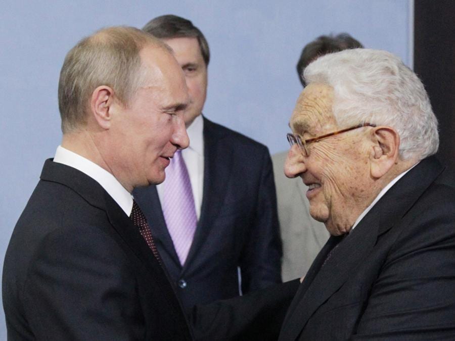 Vladimir Putin e Henry Kissinger  (EPA/ANATOLY MALTSEV)