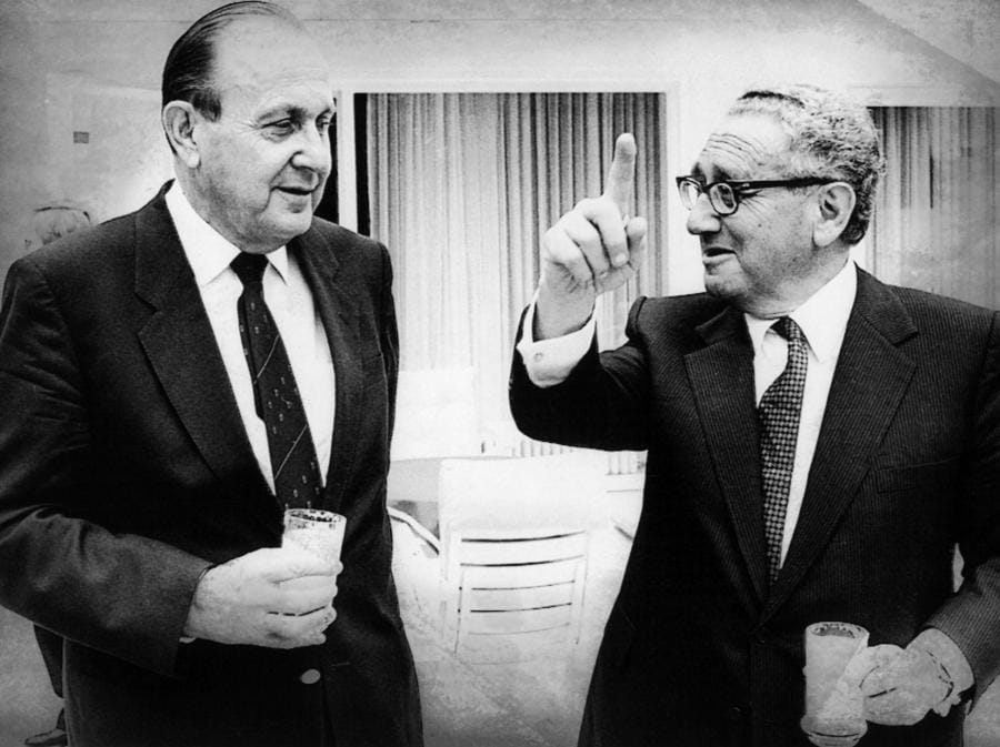 Hans-Dietrich Genscher e Henry Kissinger  (EPA/HEINRICH SANDEN)